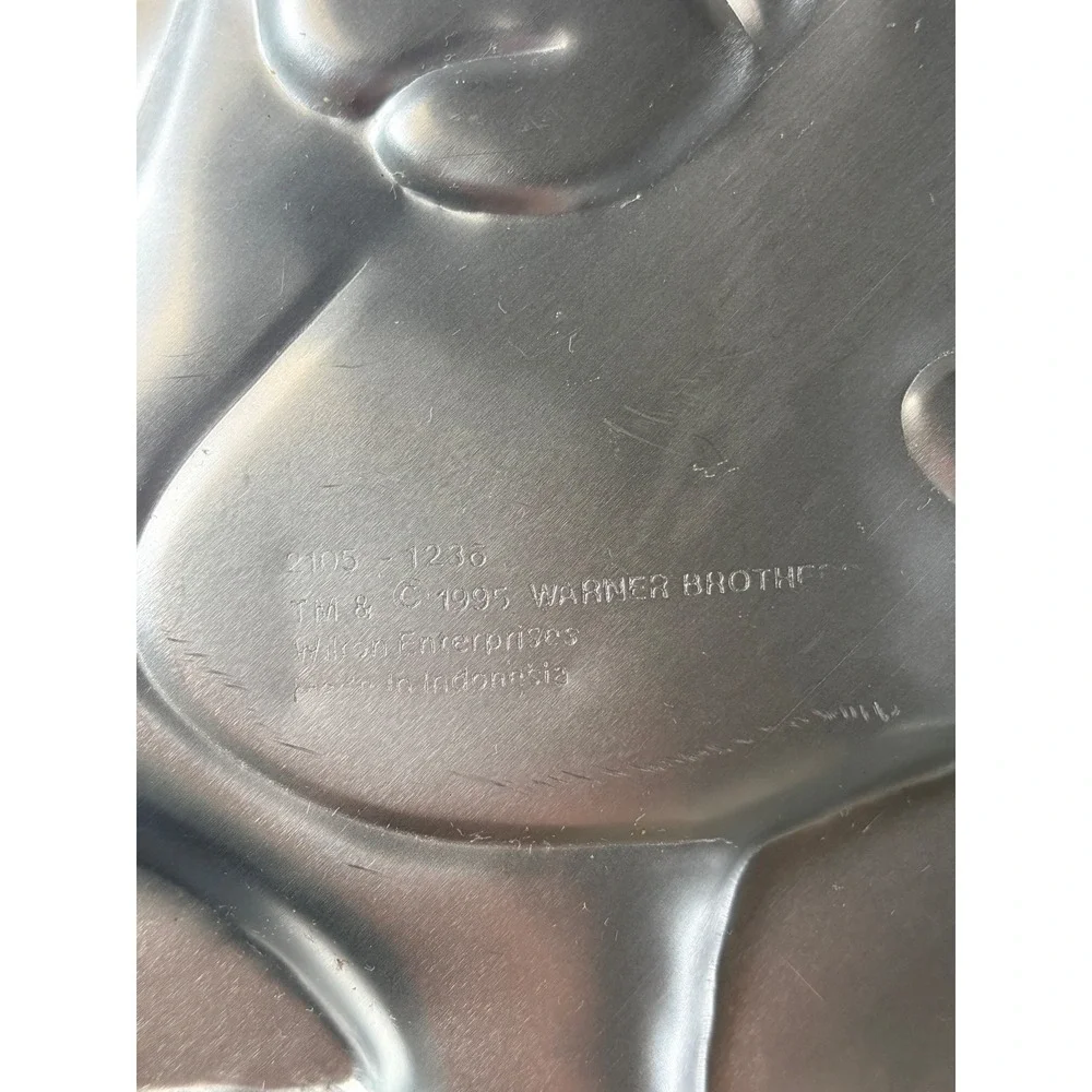 Wilton Tasmanian Devil Cake Pan Looney Tunes Taz Vintage 1994 Aluminum 2105-1236